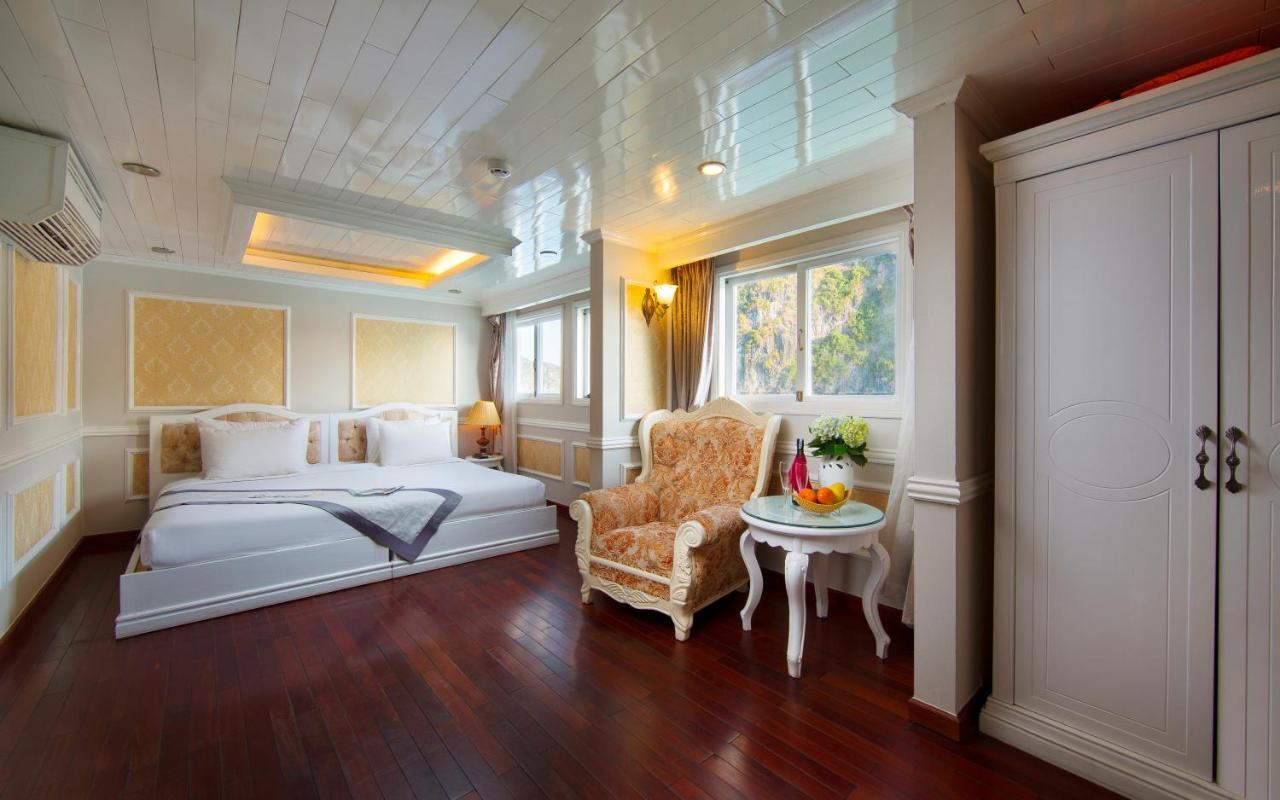 Signature Halong Cruise  Hạ Long