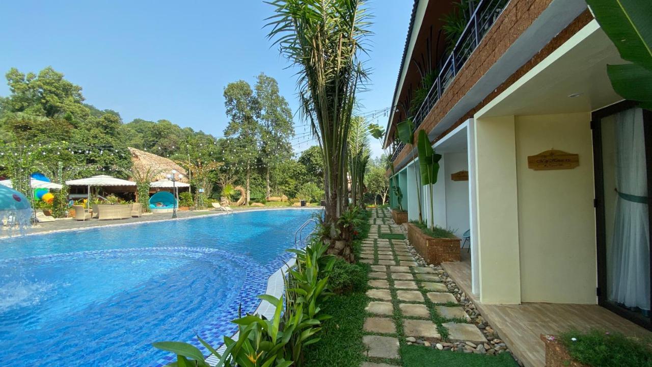Tropical Villas Khu nghỉ mát *