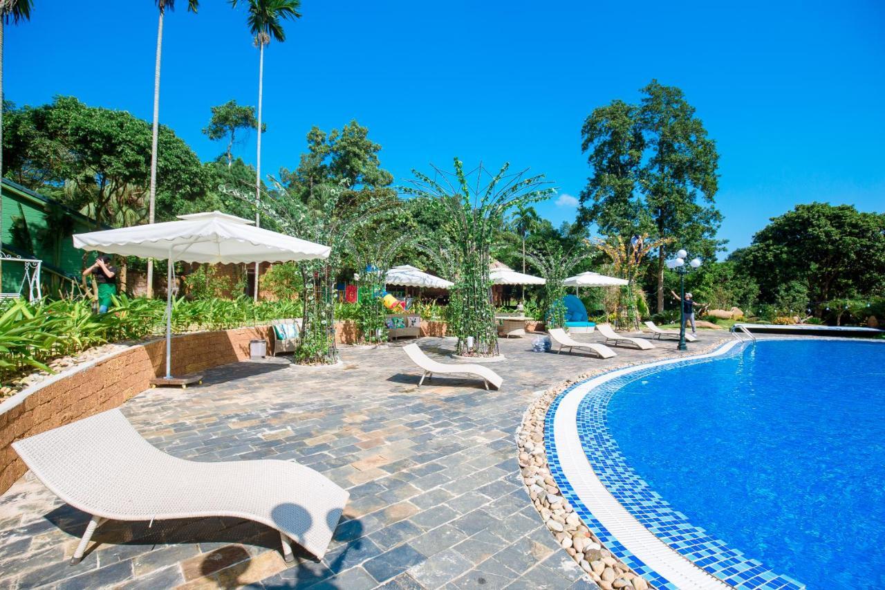 Khu nghỉ mát Tropical Villas *
