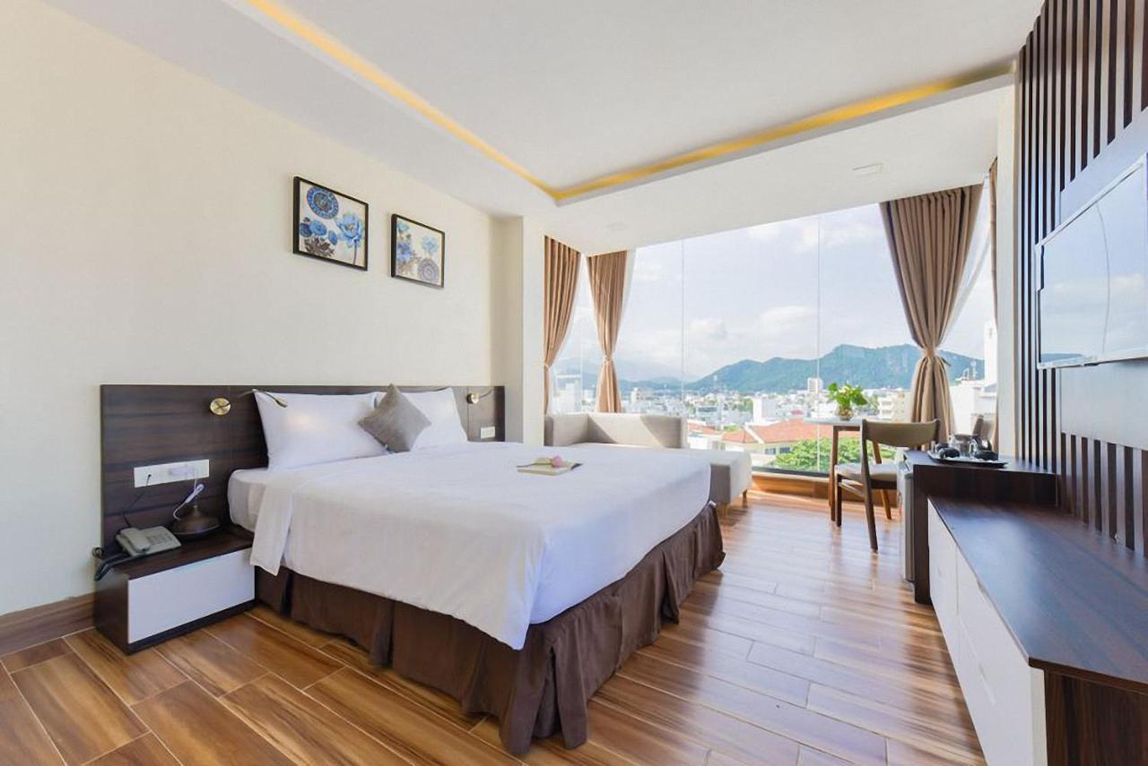 Yen Vang & Nha Trang