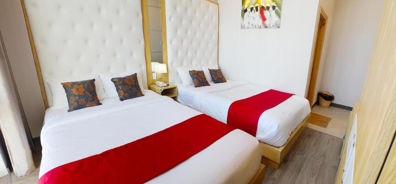 Hotel Emerald Ocean 2*