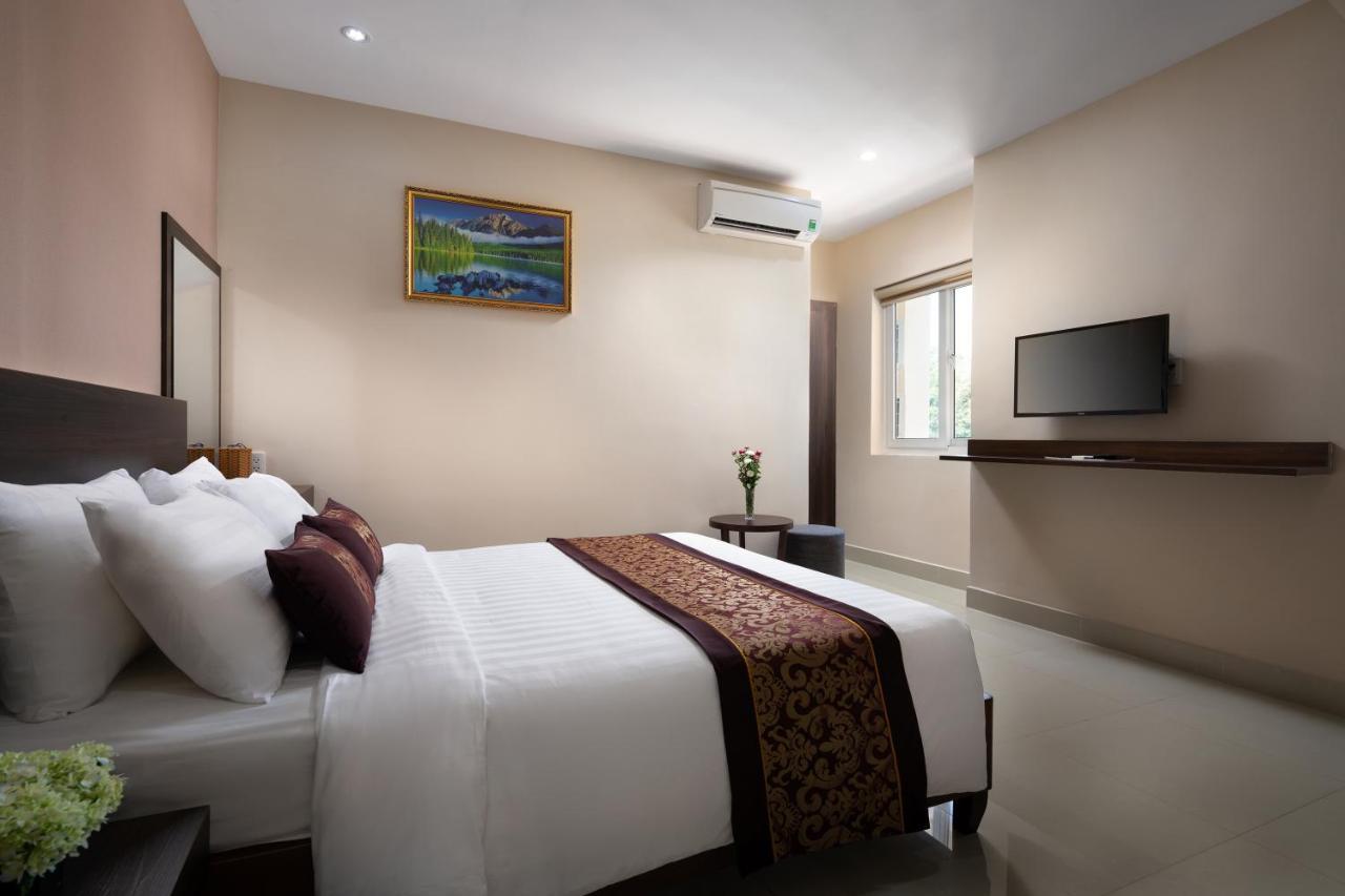 Nolis Hotel 3*