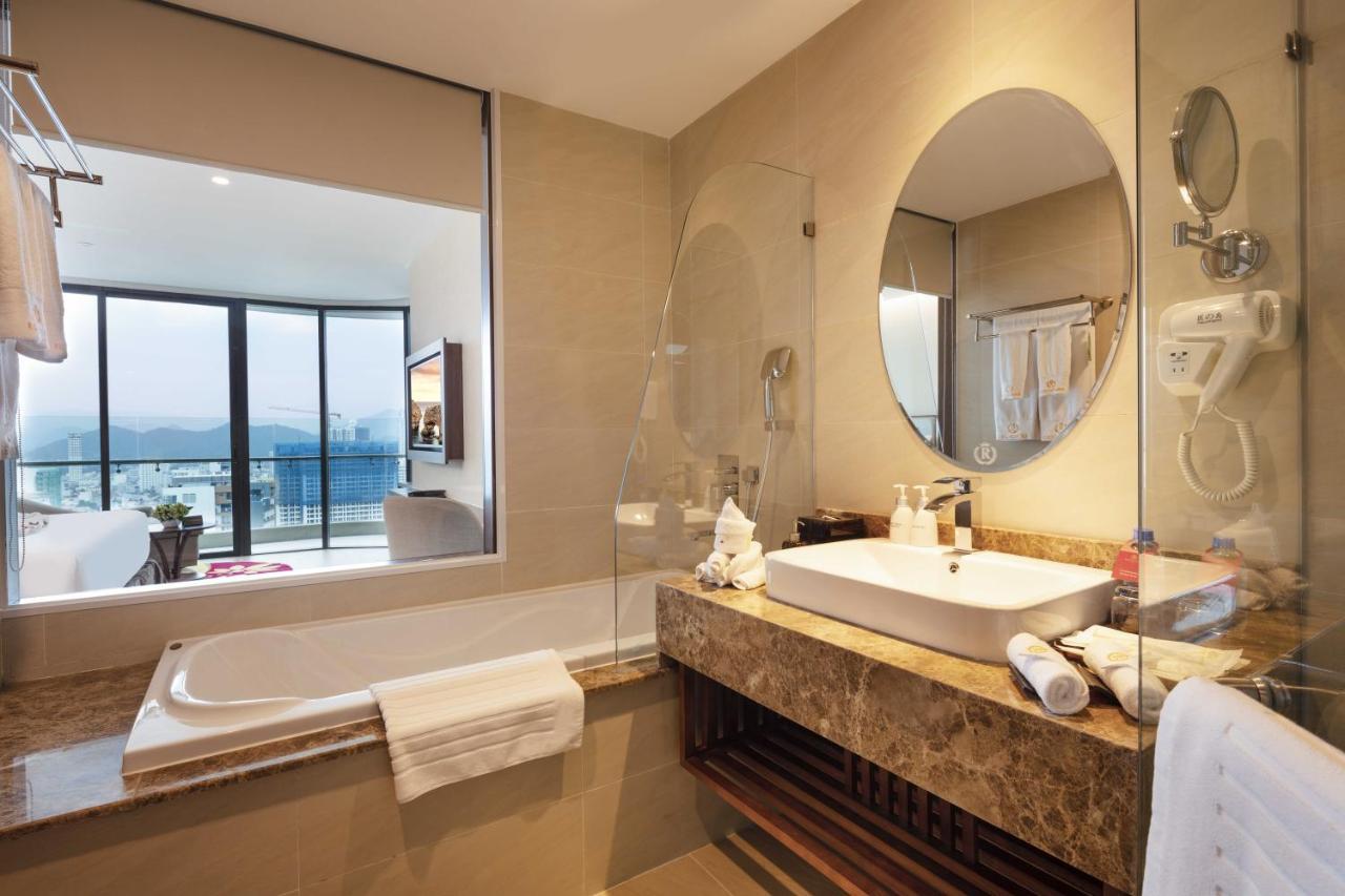Hotel Regalia Gold