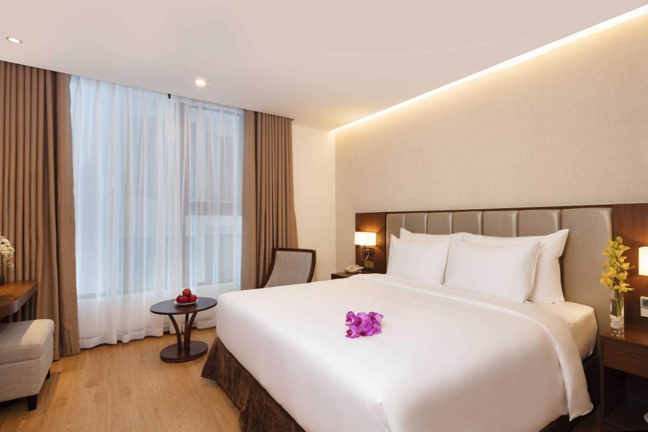 Hotel Regalia Gold