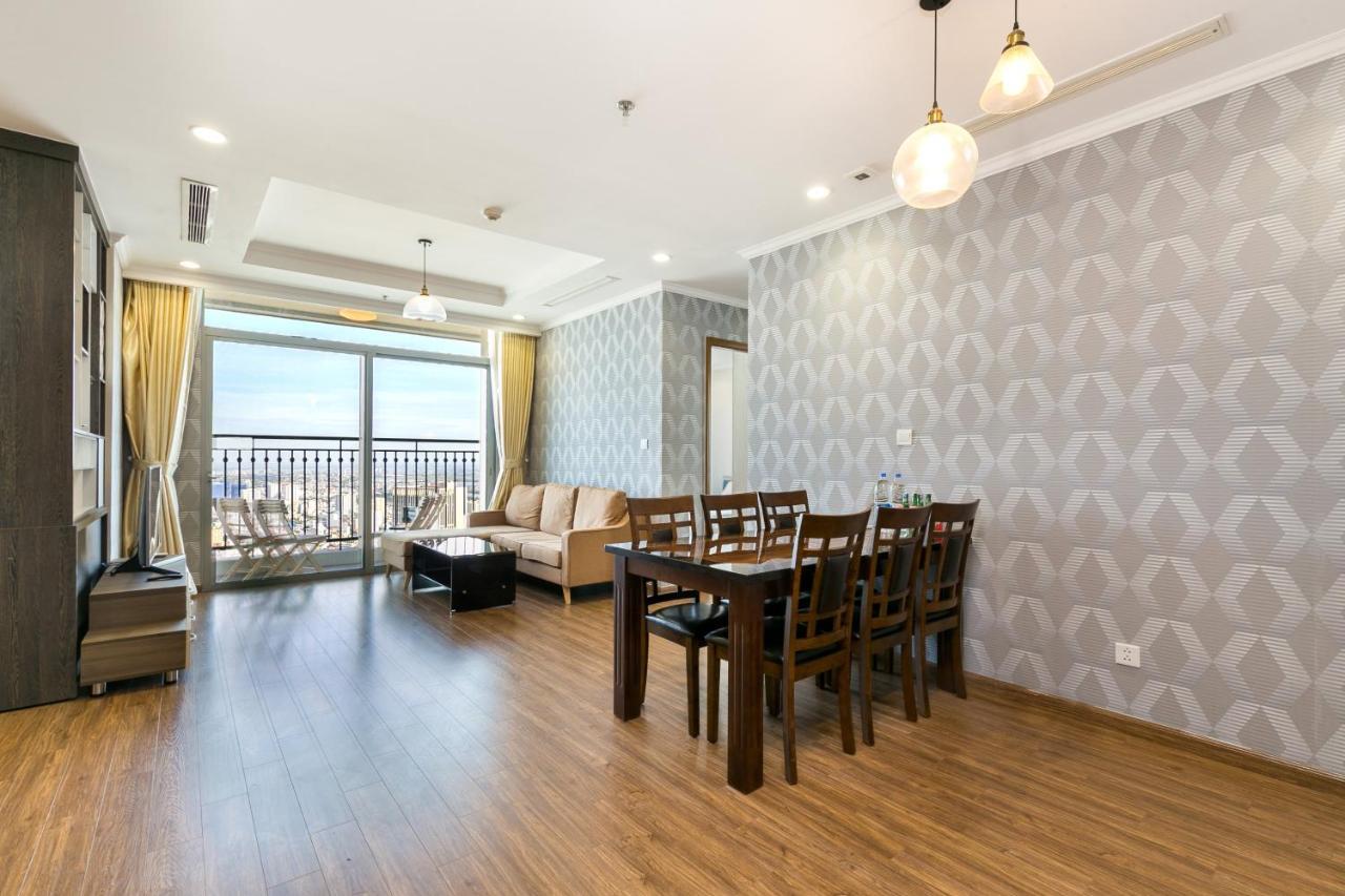 The Luxe Nest Landmark 81 Homestay *